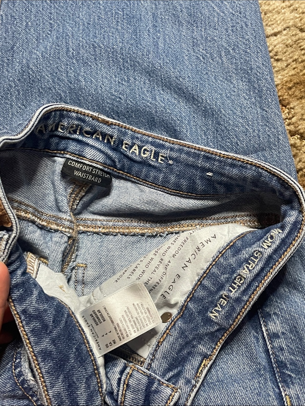 American Eagle Comfort Stretch Waistband Mom Straight Jean Size 4 Regular - Picture 2 of 6